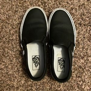 I’m selling black vans size 6.5